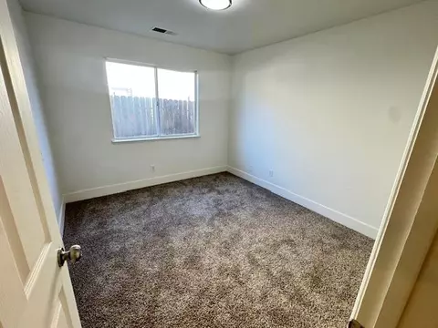 Bedroom - 14498 W G St, Kerman, CA 93630 photo 1 of 2