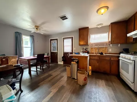Kitchen - 959 Harvard Ave, Clovis, CA 93612 photo 1 of 1
