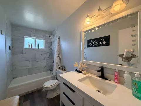 Bath - 959 Harvard Ave, Clovis, CA 93612 photo 2 of 2