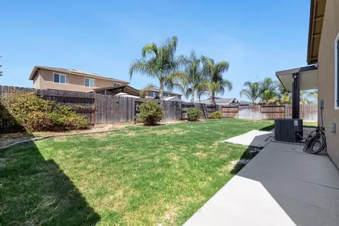 Exterior - 3553 Nile St, Madera, CA 93637 photo 9 of 10