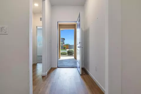 Entry Way - 3553 Nile St, Madera, CA 93637 photo 2 of 7