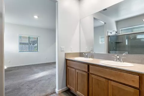 Entry Way - 3553 Nile St, Madera, CA 93637 photo 6 of 7