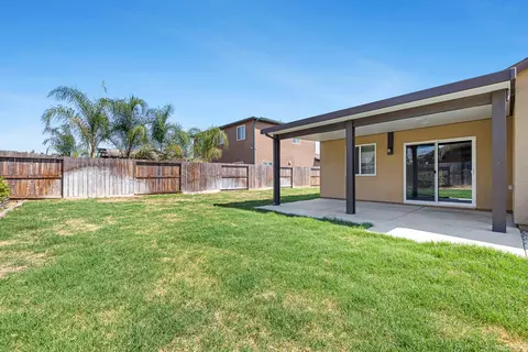 Exterior - 3553 Nile St, Madera, CA 93637 photo 7 of 10