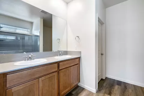 Entry Way - 3553 Nile St, Madera, CA 93637 photo 5 of 7