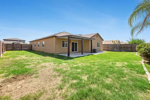 Exterior - 3553 Nile St, Madera, CA 93637 photo 6 of 10
