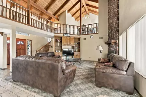 Living - 662 S Boyd, Kerman, CA 93630 photo 2 of 2