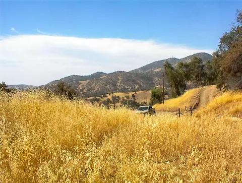 38 Recter Ln, Yokuts Valley, CA 93675 photo 6