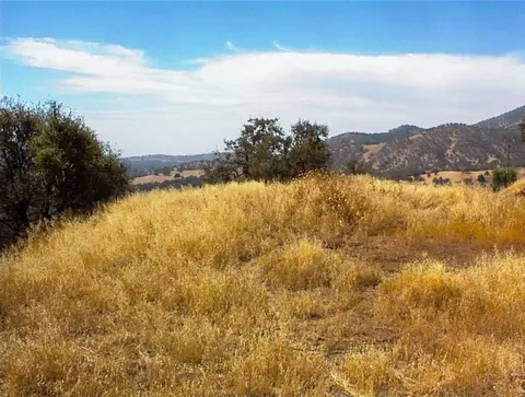 38 Recter Ln, Yokuts Valley, CA 93675 photo 5