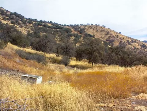 38 Recter Ln, Yokuts Valley, CA 93675 photo 3