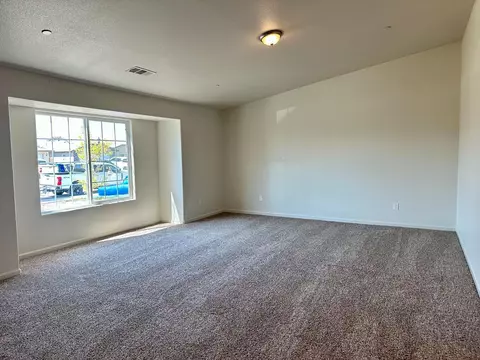 Living - 337 Eppler, Firebaugh, CA 93622 photo 1 of 2