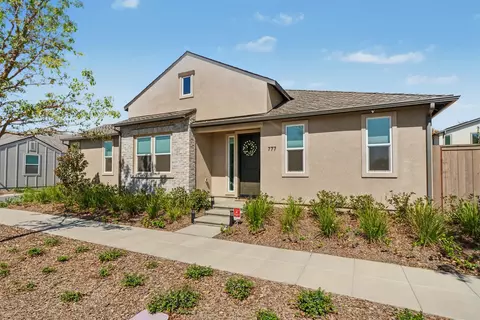 Exterior - 777 Josephine Ave, Madera, CA 93636 photo 2 of 6