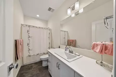 Bath - 777 Josephine Ave, Madera, CA 93636 photo 3 of 3