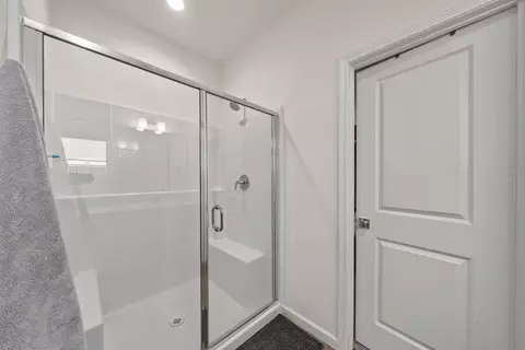 Bath - 777 Josephine Ave, Madera, CA 93636 photo 2 of 3