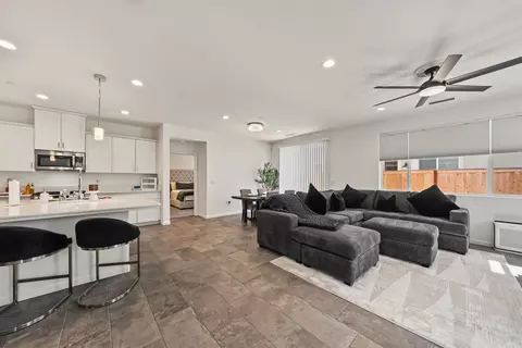 Entry Way - 777 Josephine Ave, Madera, CA 93636 photo 1 of 2