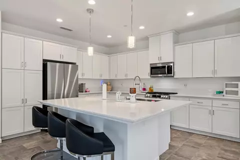 Kitchen - 777 Josephine Ave, Madera, CA 93636 photo 3 of 10