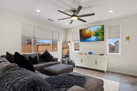 Living - 777 Josephine Ave, Madera, CA 93636 photo 2 of 3