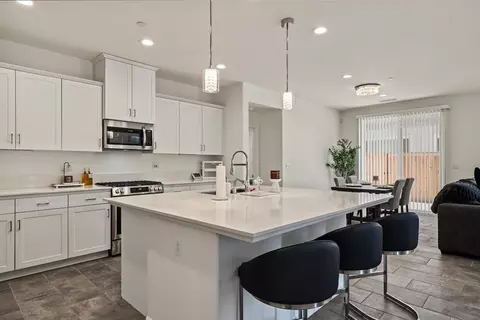 Kitchen - 777 Josephine Ave, Madera, CA 93636 photo 4 of 10