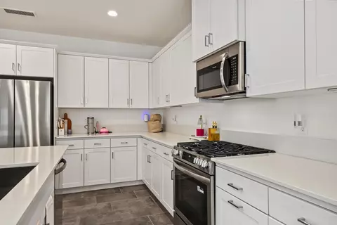 Kitchen - 777 Josephine Ave, Madera, CA 93636 photo 9 of 10
