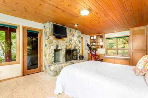 Bedroom - 44575 S Fork Dr, Three Rivers, CA 93271 photo 3 of 8