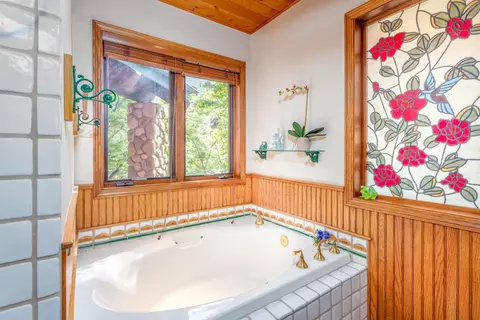 Bath - 44575 S Fork Dr, Three Rivers, CA 93271 photo 2 of 7
