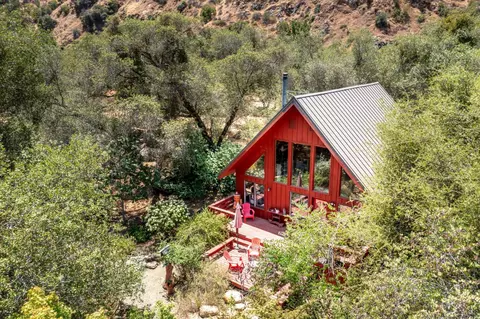 Exterior - 44575 S Fork Dr, Three Rivers, CA 93271 photo 8 of 14