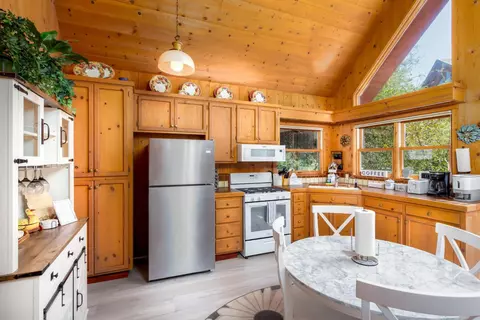 Kitchen - 44575 S Fork Dr, Three Rivers, CA 93271 photo 5 of 5
