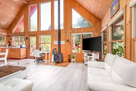 Living - 44575 S Fork Dr, Three Rivers, CA 93271 photo 5 of 7