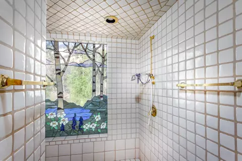Bath - 44575 S Fork Dr, Three Rivers, CA 93271 photo 5 of 7
