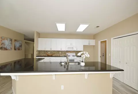 Kitchen - 1133 Cousins Ct, Lemoore, CA 93245 photo 3 of 7