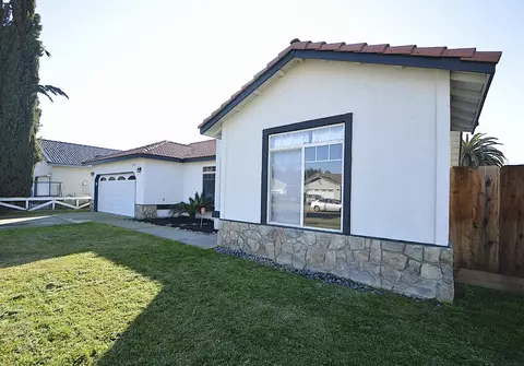 Exterior - 1133 Cousins Ct, Lemoore, CA 93245 photo 3 of 7