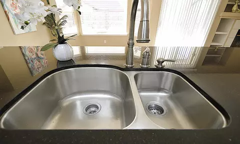 Kitchen - 1133 Cousins Ct, Lemoore, CA 93245 photo 6 of 7
