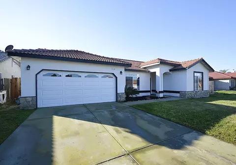 Exterior - 1133 Cousins Ct, Lemoore, CA 93245 photo 2 of 7