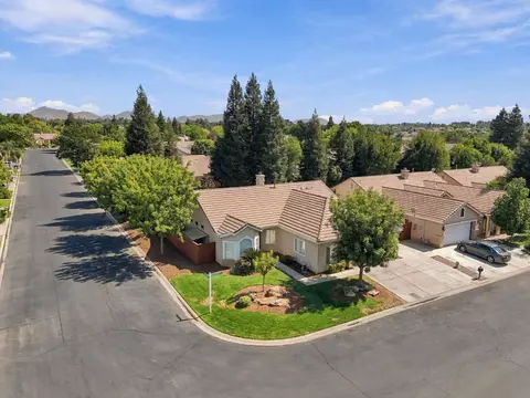 View/Area - 4910 N Crestmoor Ave, Clovis, CA 93619 photo 1 of 13