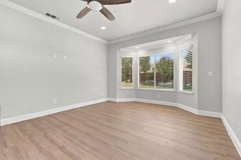 Living - 4910 N Crestmoor Ave, Clovis, CA 93619 photo 7 of 7