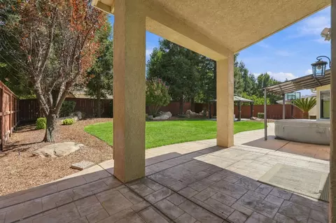 Exterior - 4910 N Crestmoor Ave, Clovis, CA 93619 photo 5 of 8