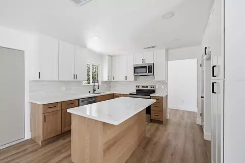 Kitchen - 1064 Carey Ave, Clovis, CA 93611 photo 4 of 4