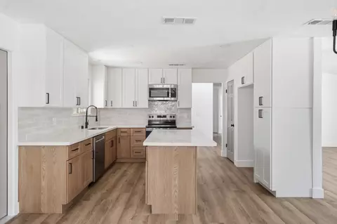 Kitchen - 1064 Carey Ave, Clovis, CA 93611 photo 2 of 4