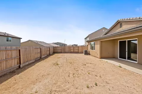 Exterior - 1237 Cathedral Ct S, Madera, CA 93636 photo 5 of 8