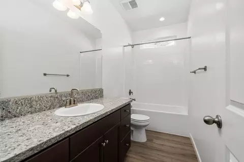 Bath - 1237 Cathedral Ct S, Madera, CA 93636 photo 1 of 1