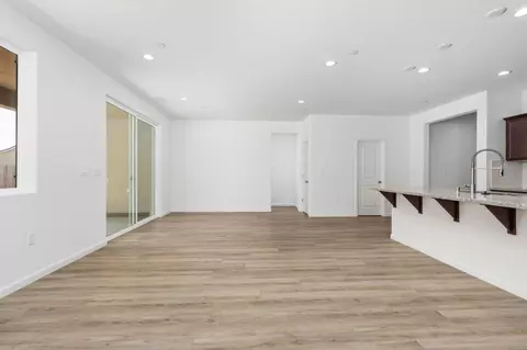Living - 1237 Cathedral Ct S, Madera, CA 93636 photo 5 of 7