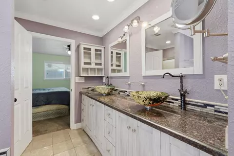 Bath - 4029 E Mdw, Visalia, CA 93292 photo 5 of 5