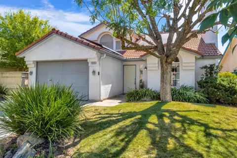 9540 N 10th St, Fresno, CA 93720