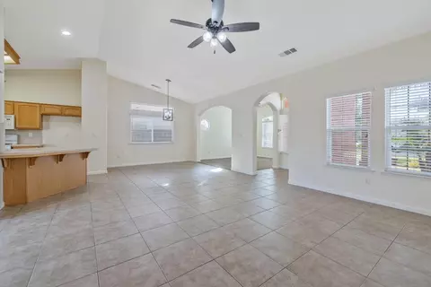 Living - 1678 Hawthorn St, Lemoore, CA 93245 photo 6 of 8