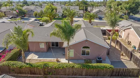 View/Area - 1678 Hawthorn St, Lemoore, CA 93245 photo 6 of 7