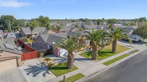 View/Area - 1678 Hawthorn St, Lemoore, CA 93245 photo 4 of 7