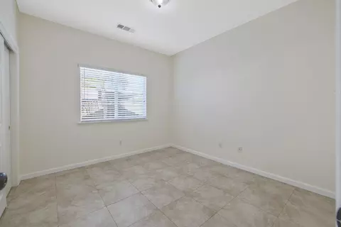 Bedroom - 1678 Hawthorn St, Lemoore, CA 93245 photo 4 of 5