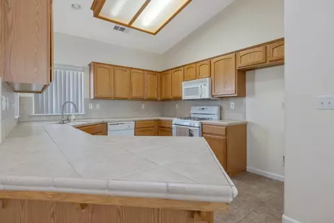 Kitchen - 1678 Hawthorn St, Lemoore, CA 93245 photo 1 of 2