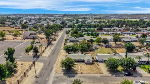View/Area - 8753 E Ostler St, Selma, CA 93662 photo 7 of 9