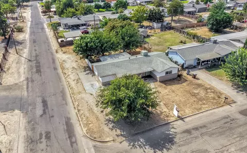 View/Area - 8753 E Ostler St, Selma, CA 93662 photo 3 of 9