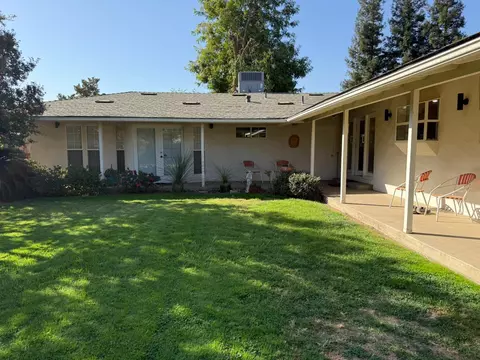 Exterior - 213 Hilton St, Madera, CA 93637 photo 3 of 9